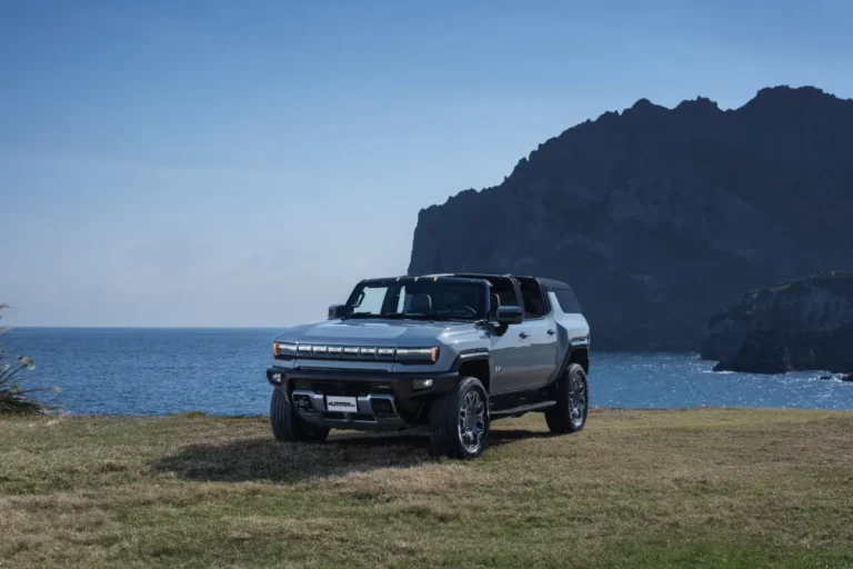 “기름 먹는 괴물이 전기로 돌아왔다” GMC 578마력 SUV, 2억 4,657만원의 정체