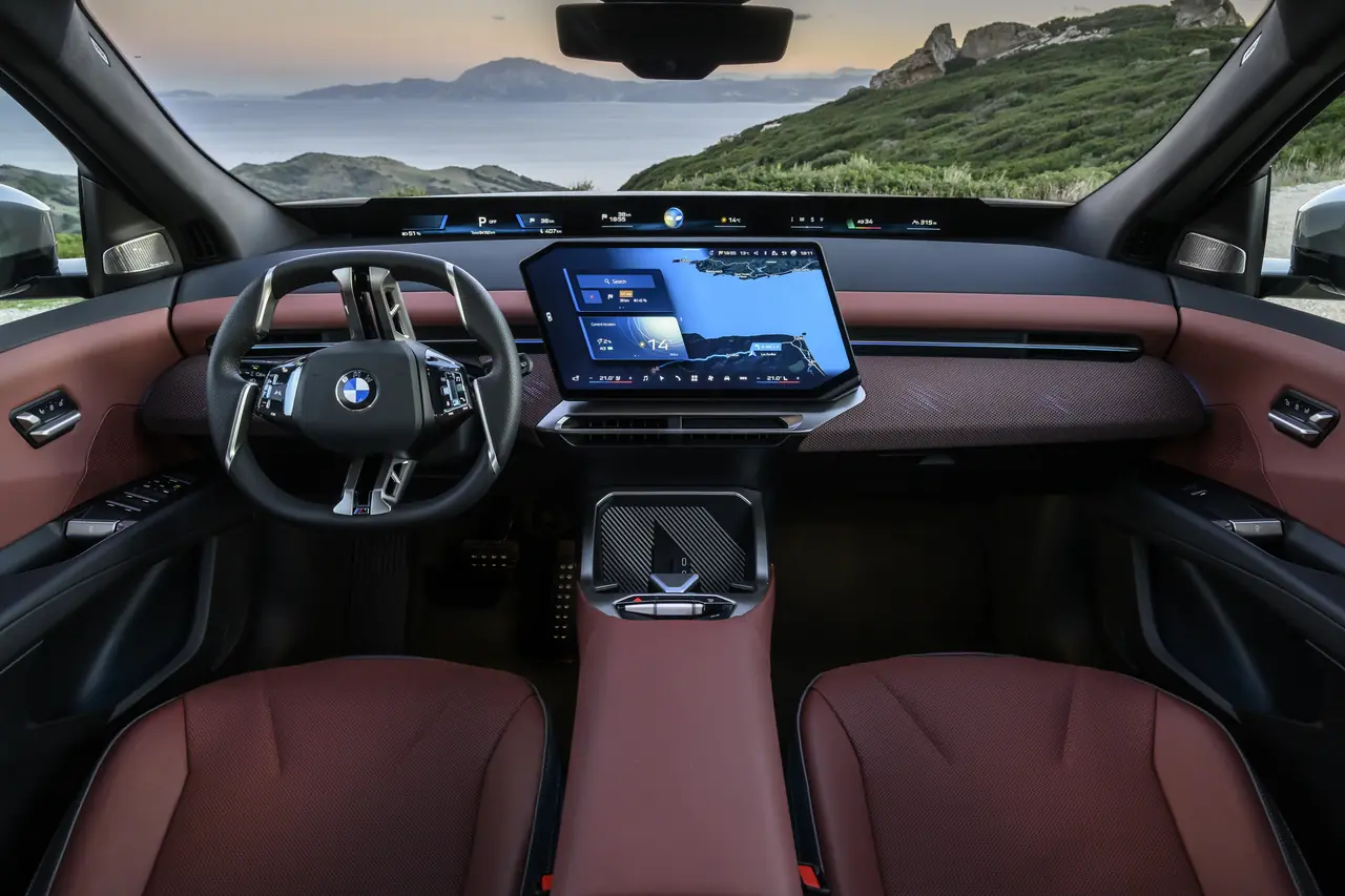 BMW iX3 내부 전체 / BMW