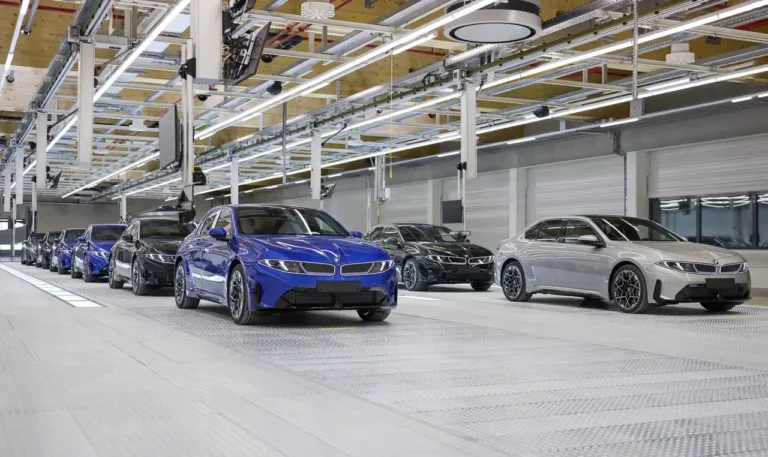 “강한 수요에 화들짝” BMW 뉴 클라쎄 2탄, 뮌헨 본공장서 전기차 양산 개시