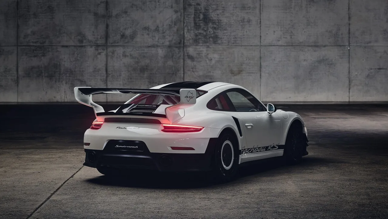 포르쉐 911 GT2 RS 슬랜트노즈 원오프 외관 / 포르쉐