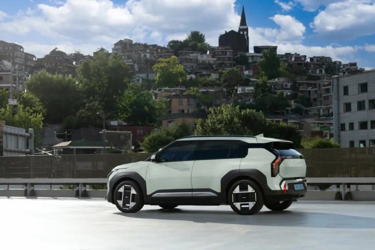 7개월 전 바뀐 전기 SUV, 3년 전 바뀐 내연 SUV… 사양 차이는 어디까지일까