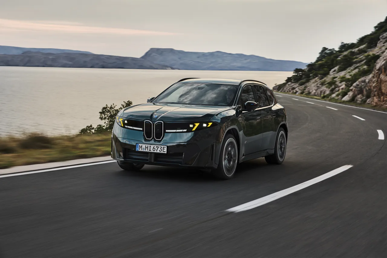 iX3 / BMW